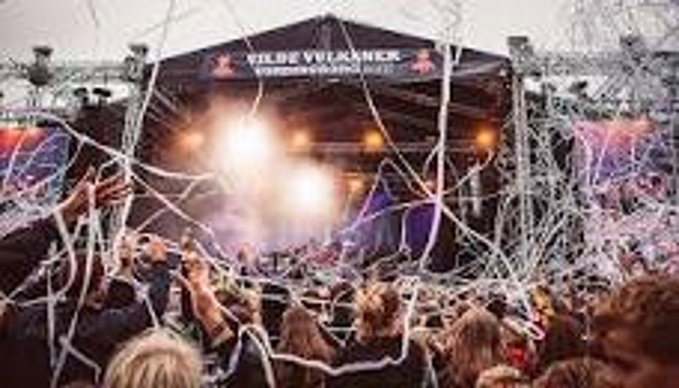 Vilde Vulkaner. Foto af scene på festivalen Vilde Vulkaner