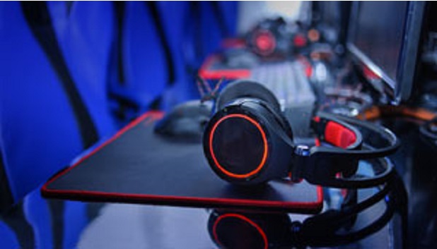 e_sport1ny. Headset og pc